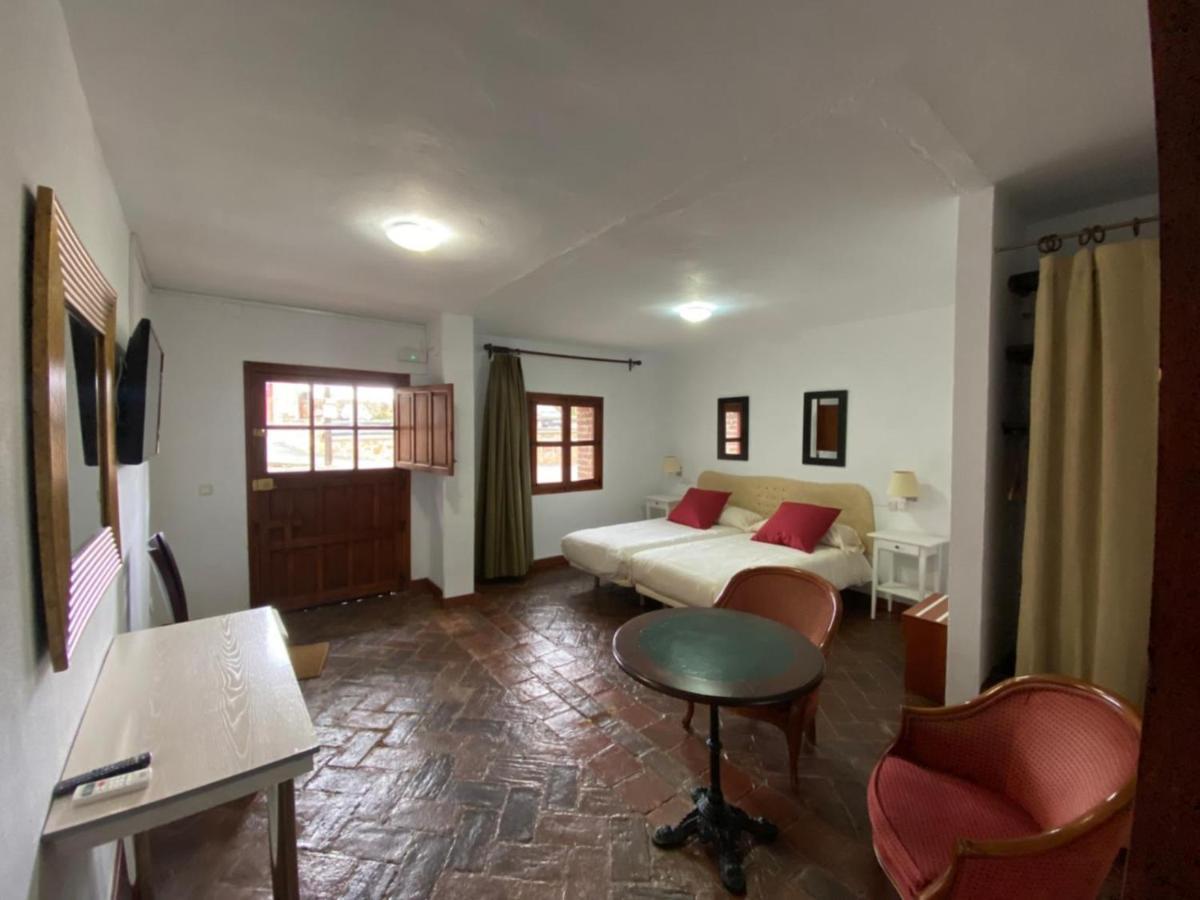 Casas Rurales Monasterio De Rocamador Almendral Kültér fotó
